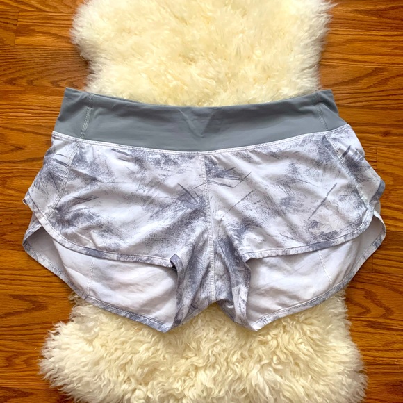 lululemon athletica Pants - Lululemon speed up short 2.5 size 8
